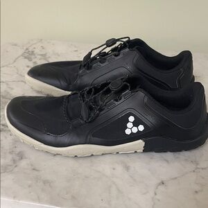Vivo barefoot Women’s Primus Trail Firm Ground Size 9